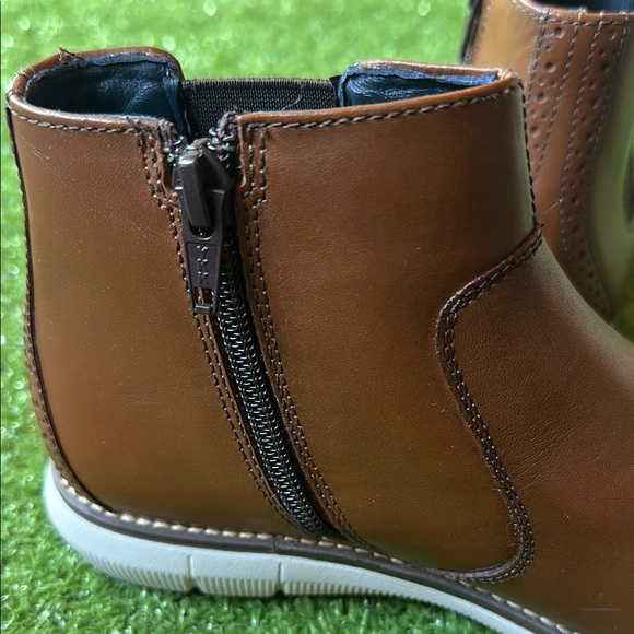 Johnston & Murphy Kids  Brown Leather Chelsea Boots